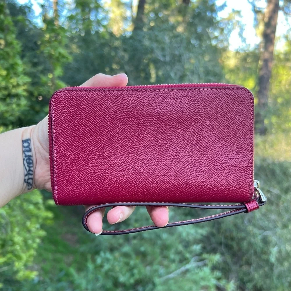 COACH Medium Wallet Red w Gold Hardware Wrist Strap Attached